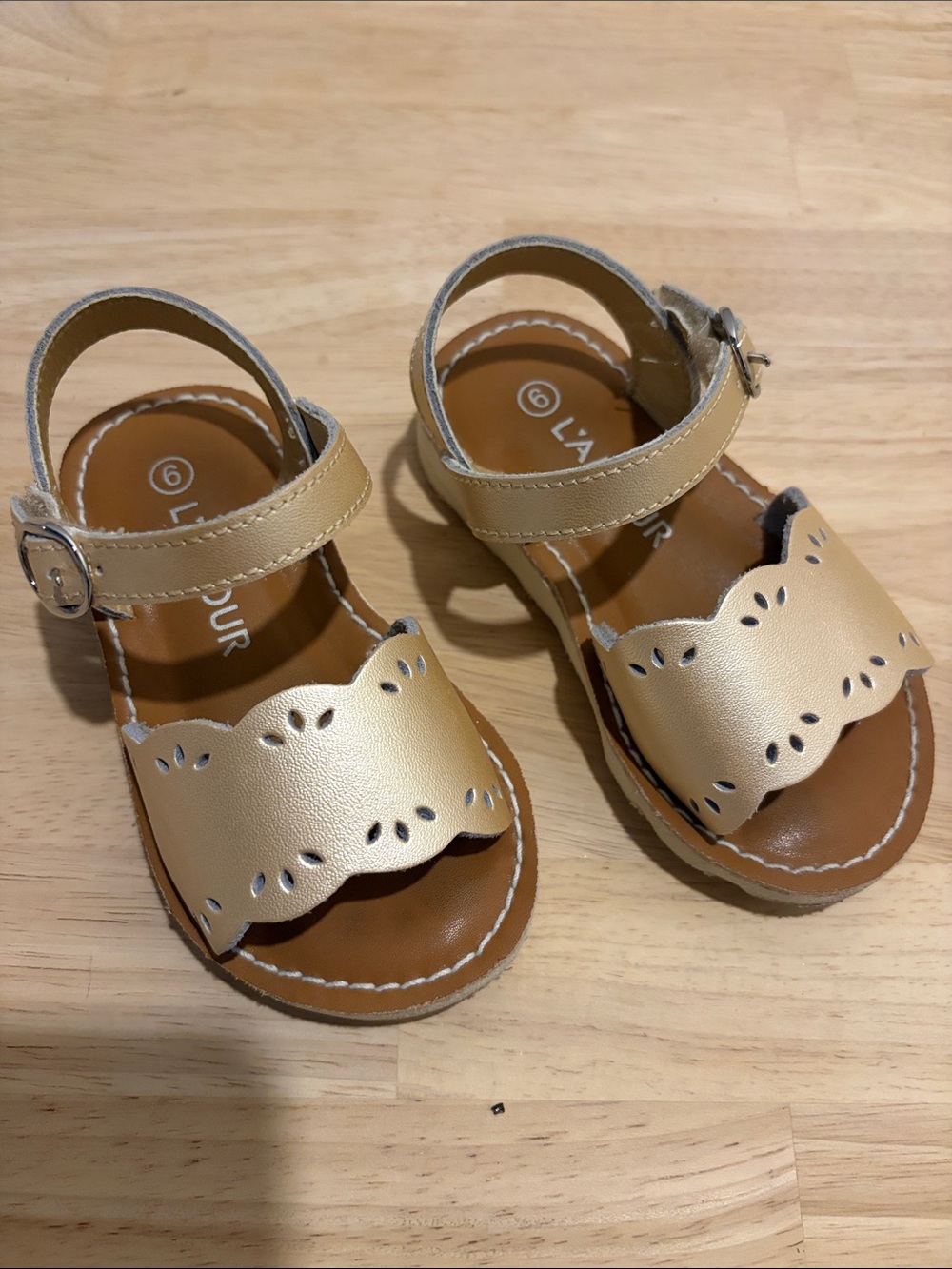 L'Amour Light Gold Scalloped Laser-Cut Sandals Size 6
